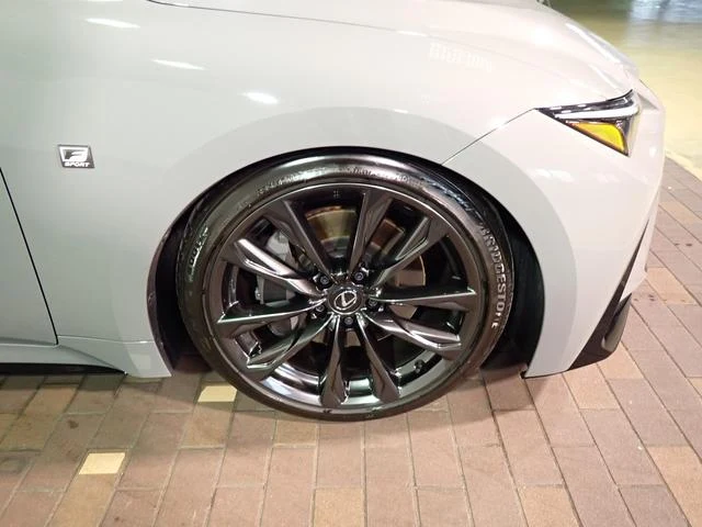 Lexus IS 38