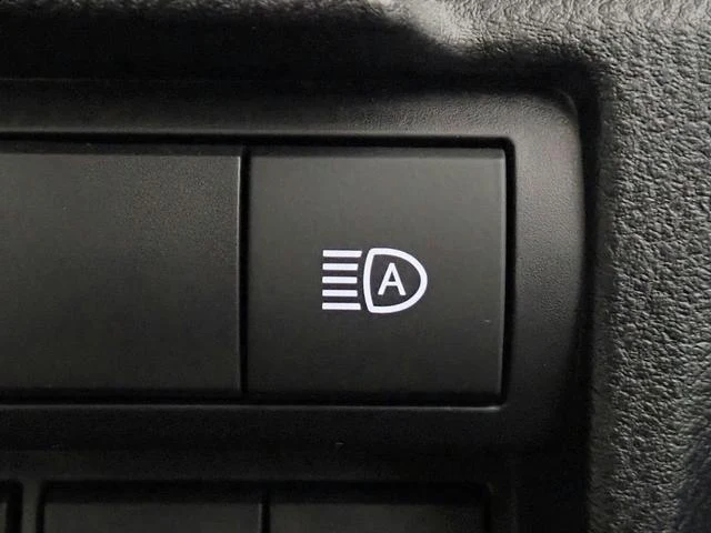 Lexus IS 12