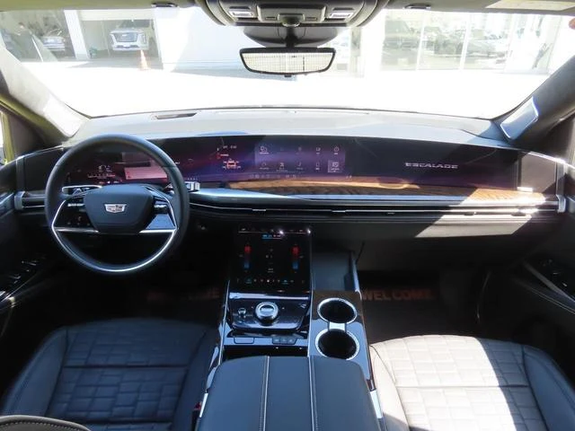 Cadillac ESCALADE 38