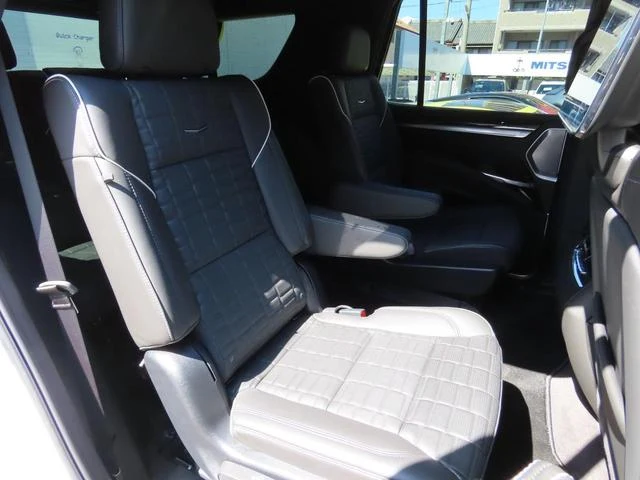 Cadillac ESCALADE 30