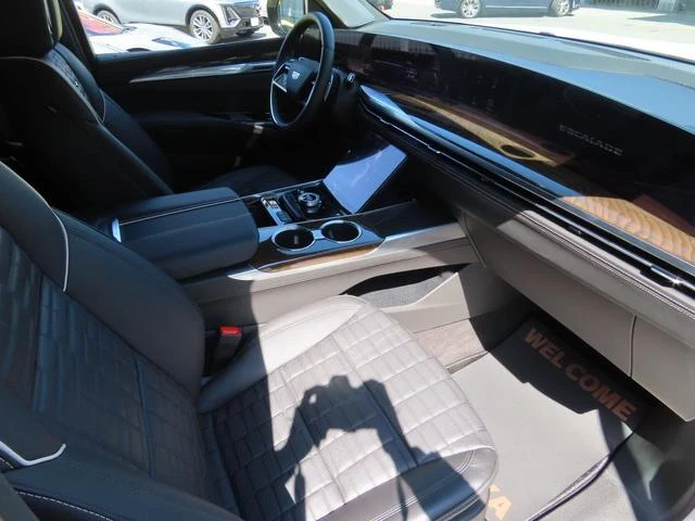 Cadillac ESCALADE 24