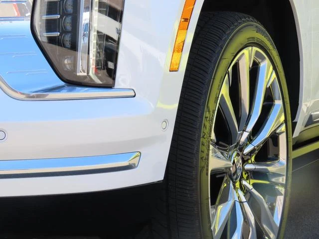 Cadillac ESCALADE 8