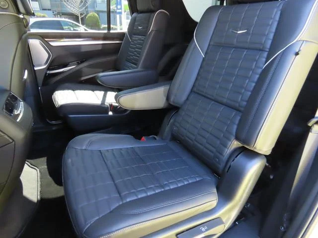 Cadillac ESCALADE 27