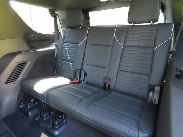 Cadillac ESCALADE 32