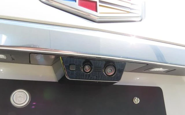 Cadillac ESCALADE 16
