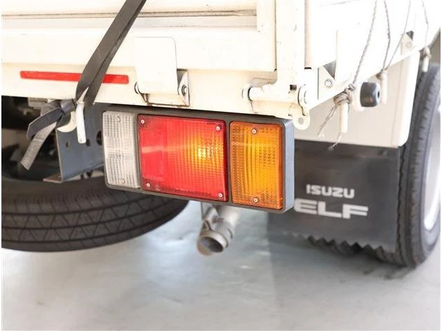 Isuzu ELF 25