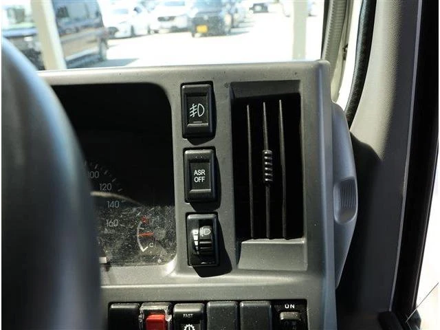 Isuzu ELF 12