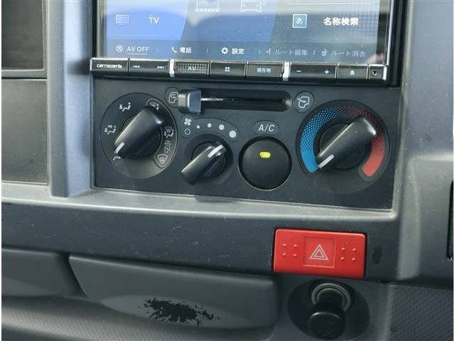 Isuzu ELF 11