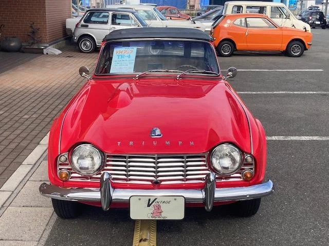 Triumph TR-4 3