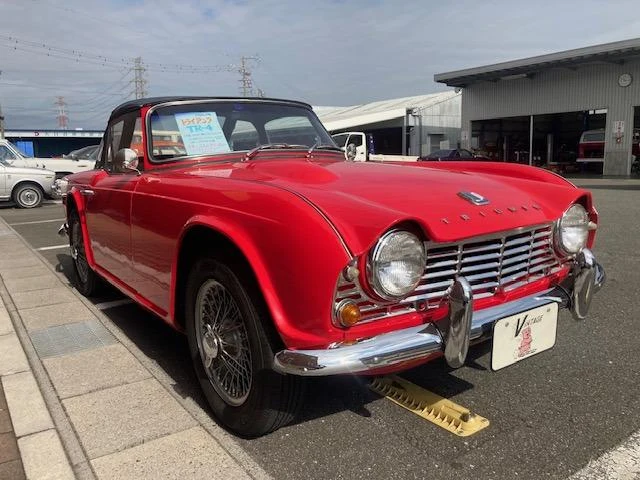 Triumph TR-4 7