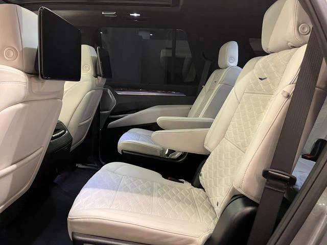Cadillac ESCALADE 5