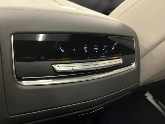 Cadillac ESCALADE 43
