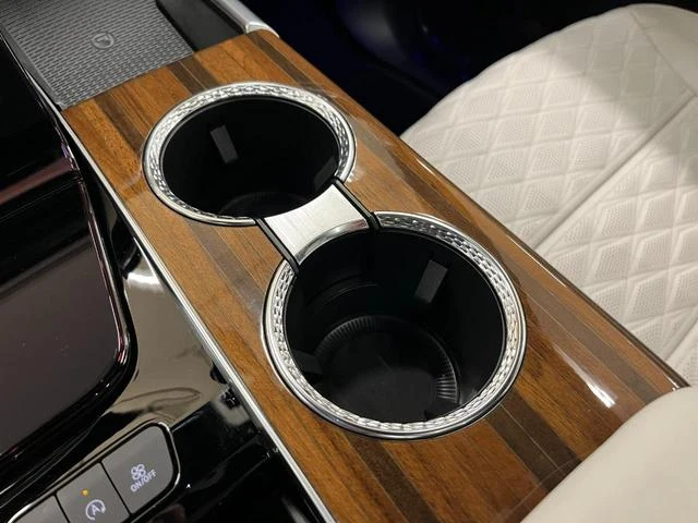 Cadillac ESCALADE 38