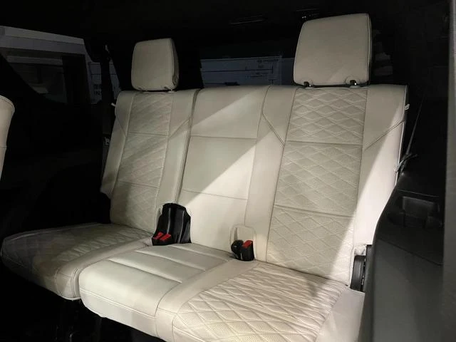 Cadillac ESCALADE 6