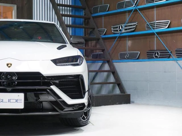 Lamborghini URUS 6