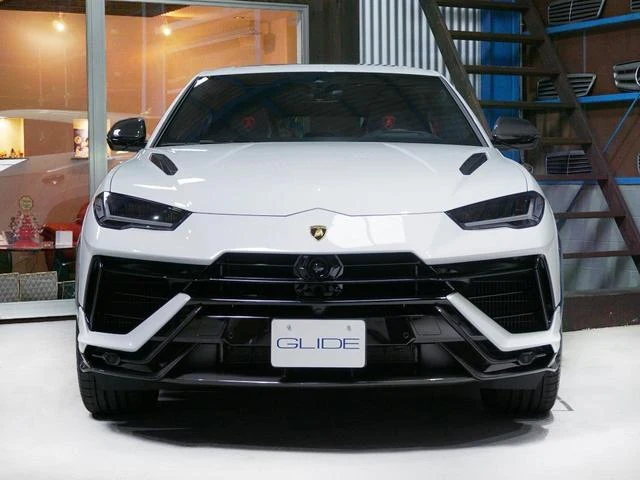 Lamborghini URUS 27