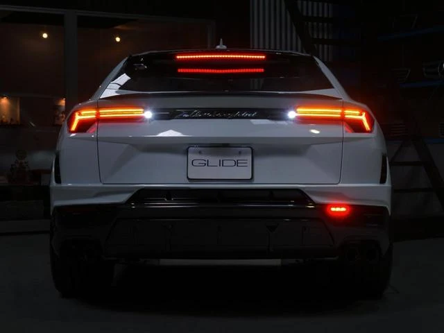 Lamborghini URUS 30