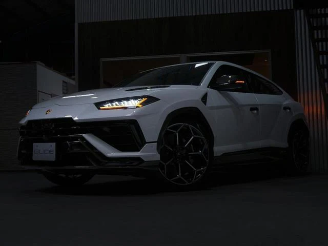 Lamborghini URUS 5
