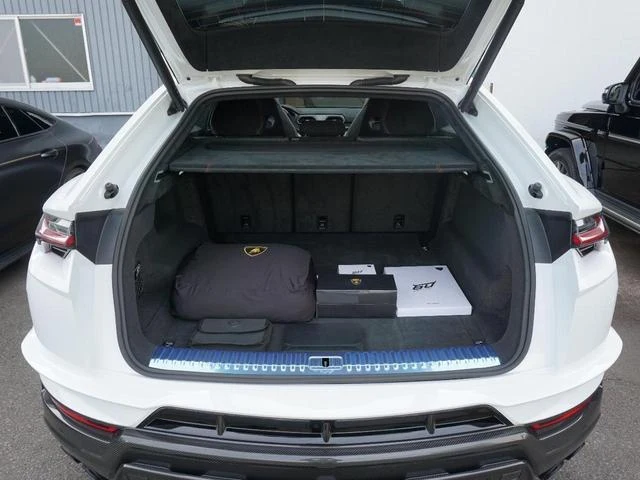Lamborghini URUS 73