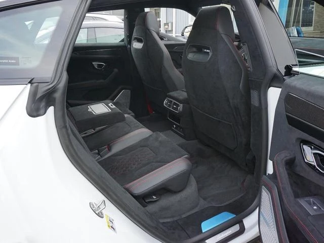 Lamborghini URUS 71