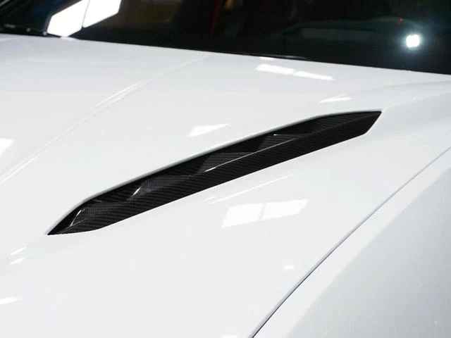 Lamborghini URUS 12