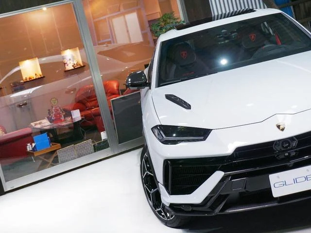 Lamborghini URUS 7
