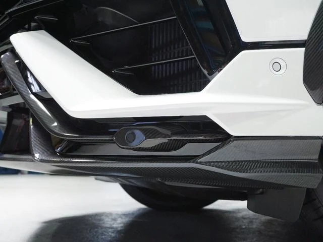 Lamborghini URUS 11