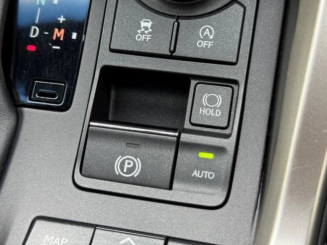 Lexus NX 28