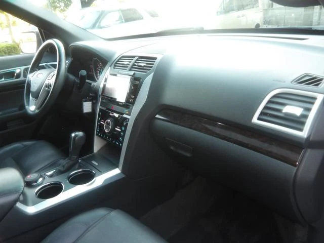 Ford EXPLORER 54