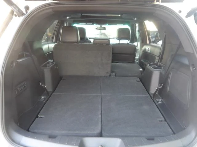 Ford EXPLORER 19