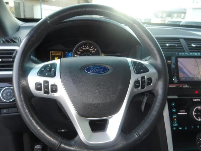 Ford EXPLORER 39
