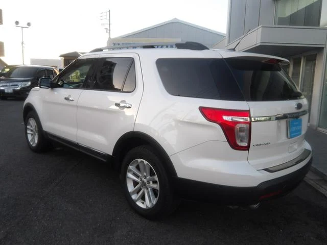 Ford EXPLORER 9