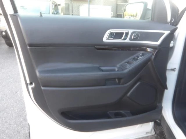 Ford EXPLORER 44