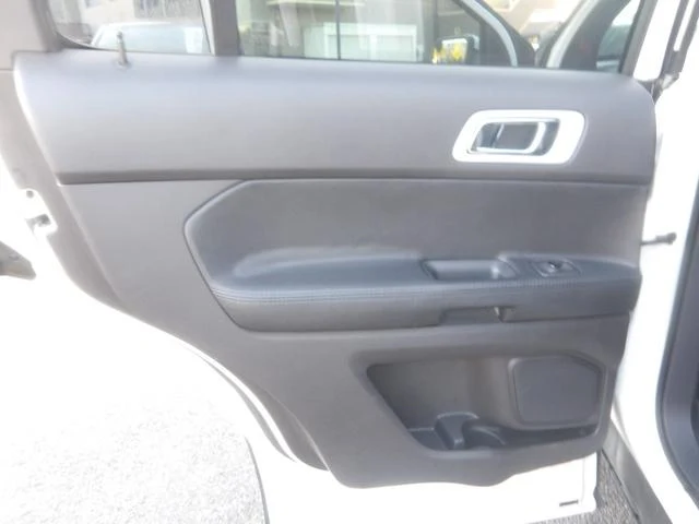 Ford EXPLORER 34