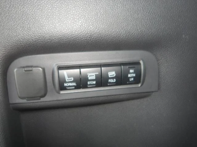 Ford EXPLORER 21