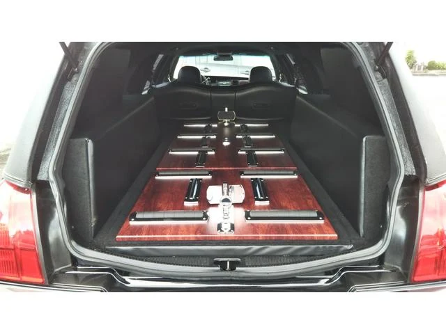 Lincoln LIMOUSINE 18