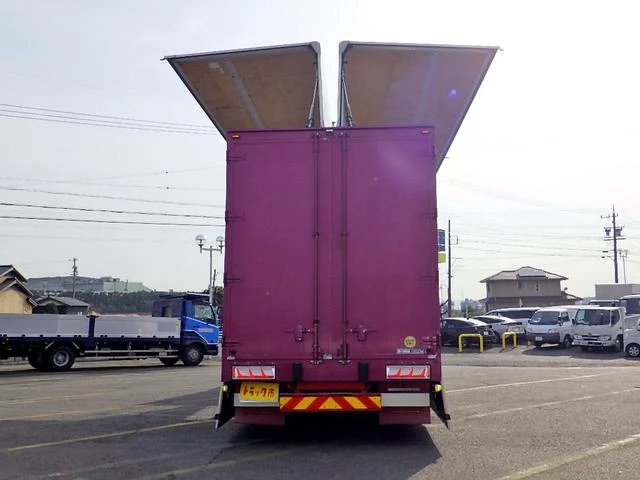 UD Trucks QUON 5