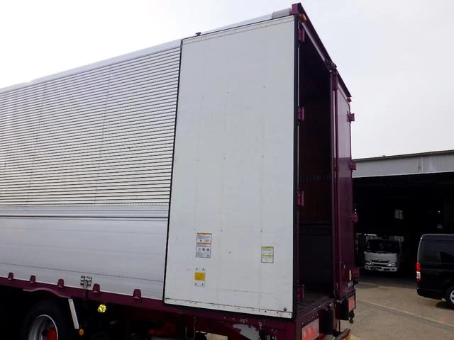 UD Trucks QUON 30