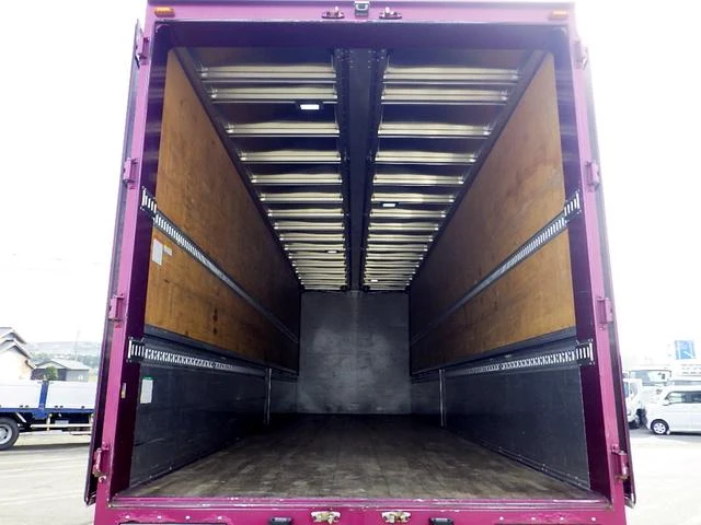 UD Trucks QUON 6