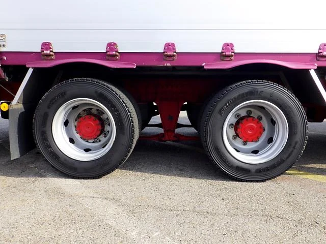 UD Trucks QUON 19