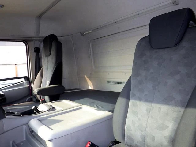 UD Trucks QUON 10