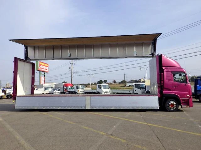 UD Trucks QUON 4
