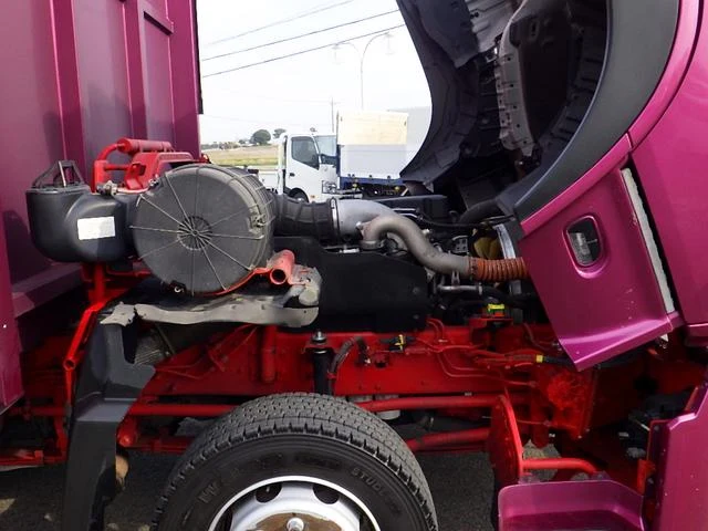 UD Trucks QUON 25