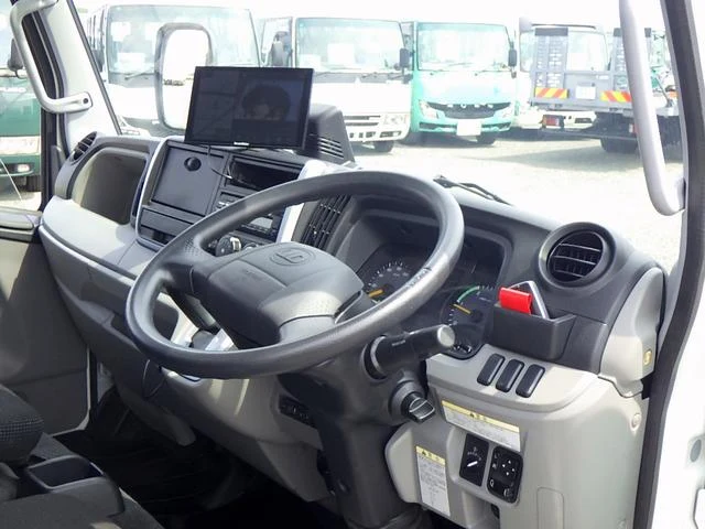UD Trucks KAZET 42