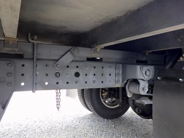 UD Trucks KAZET 33