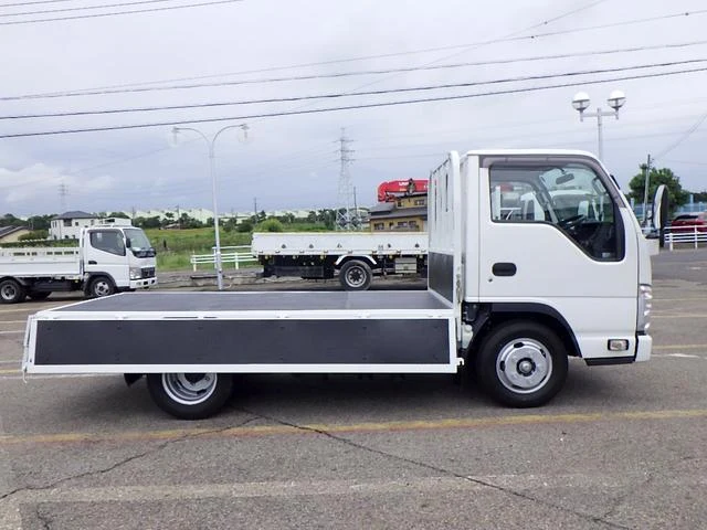 Isuzu ELF 7