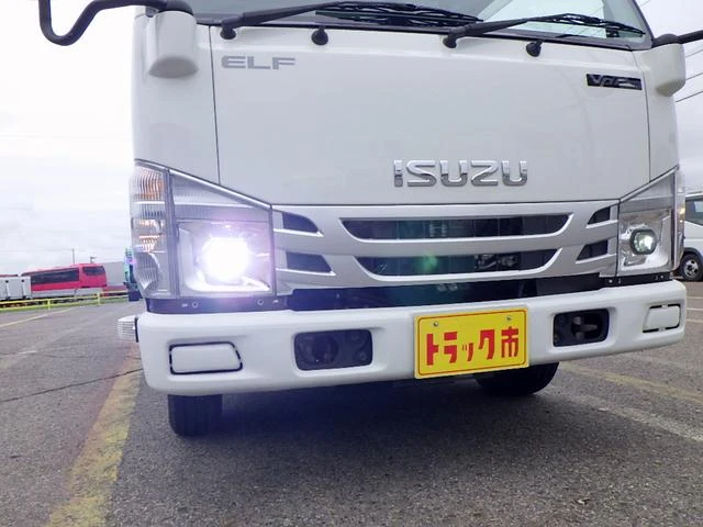Isuzu ELF 2