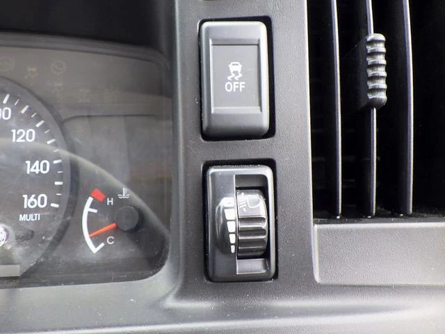 Isuzu ELF 20