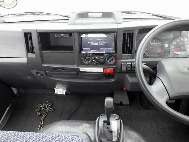 Isuzu ELF 11