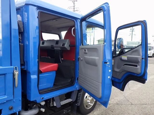 Mitsubishi Fuso CANTER 49